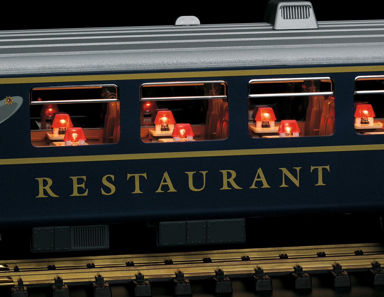 LGB Artikel Nr. 31681 - RhB Speisewagen (Restaurant) - Wiederauflage - Ein Leckerbissen fr jede Nachtfahrt, die Tischbeleuchtung im Restaurantwagen RhB Speisewagen.