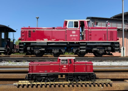 Erste Herbstneuheit 2025 von LGB - V51 DB in rot - Betriebsnummer 252 901-5 