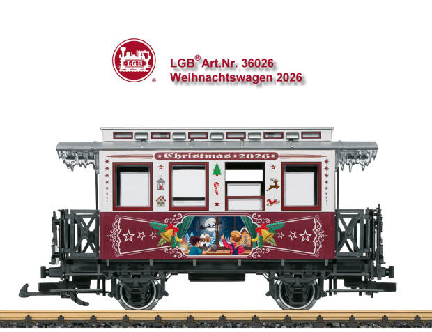 LGB Art. Nr. 36026 - Der Weihnachtswagen 2026 ist mit einem wunderschönen Weihnachts-Motiv aufwendig bedruckt. Türen zum Öffnen, und ergänzt nahtlos die bisherige Reihe der LGB Weihnachtswagen. Metall-Scheibenradsätze. Länge über Puffer 30 cm.