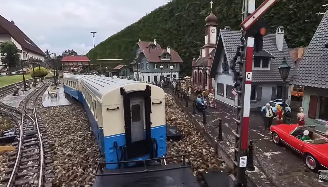 50 Jahre Martin's LGB Gartenbahn ein Fahrt über seine Anlage der Traum jeden Gartenbahner's