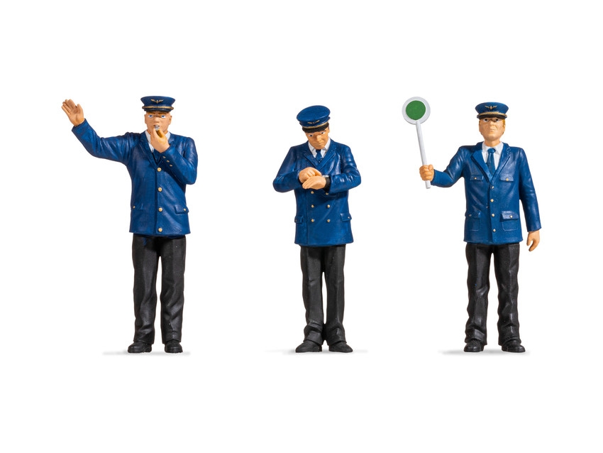 NOCH Artikel Nummer 17300 Bahnpersonal - drei Figuren,Die Miniaturfiguren "Bahnpersonal" mit dem Maßstab 1:22,5 eignen sich ideal, um mit diesem besonderen Modellbahnmaßstab eine tolle Landschaft mit bewegenden Elementen zu gestalten. Das "Bahnpersonal" versucht, alles am tummelnden Bahnhof unter Kontrolle zu behalten und der Lokführer winkt zur Begrüßung. Gestalten Sie mit diesen hochwertig nach gestalteten Figuren von NOCH ein noch kreativeres Diorama. Diese NOCH Figuren lassen keine Wünsche offen und ermöglichen somit eine lebendige Landschaftsgestaltung.