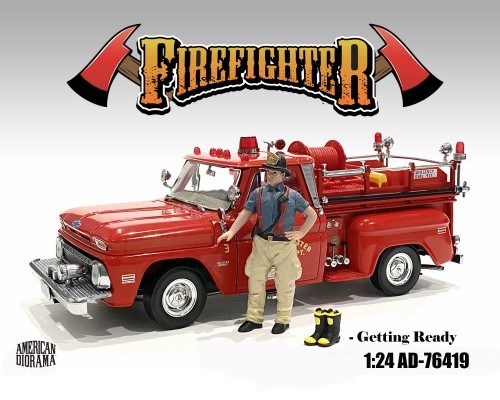 US-Feuerwerhrmann - Art. Nr. 76419 - Getting Ready - Vorbereitung - Der Feuerwehrmann macht sich fr den Einsatz fertig. Die feuerfeste Hose ist schon angelegt und die Stiefel stehen fr einen Einsatz bereit. Der Helm ist schon auf dem Kopf. Fehlt nur noch die Einsatzjacke. 