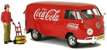 Art.Nr. 424062 1963 Volkswagen Type 2 (T1) Kasten-Lieferwagen mit Fahrer Figur, Handkarre und zwei Ksten mit Coca Cola Glasflaschen. 