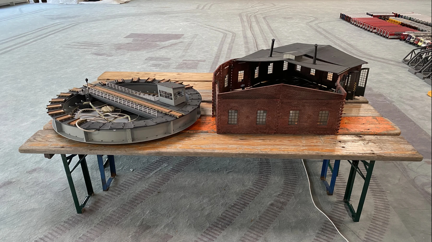 Gebäude - Ringlokschuppen - Drehscheibe