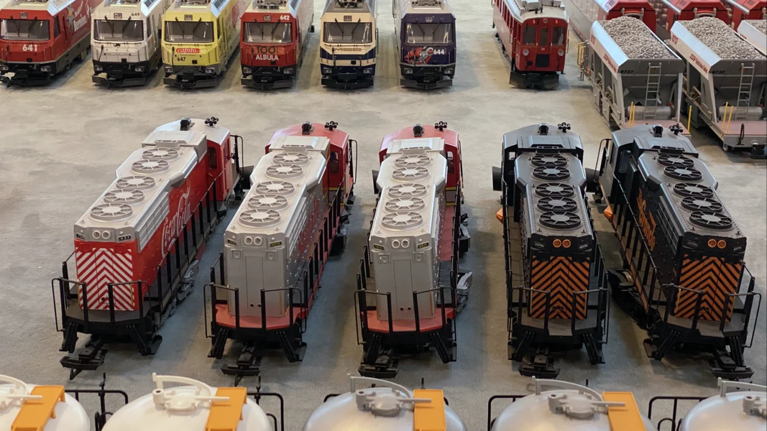 Lokomotiven: USA - RhB - etc.