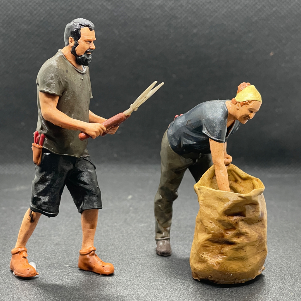 Figuren Set: Gärtner mit Heckenschere und Gärtnerin mit Grünzeugsack