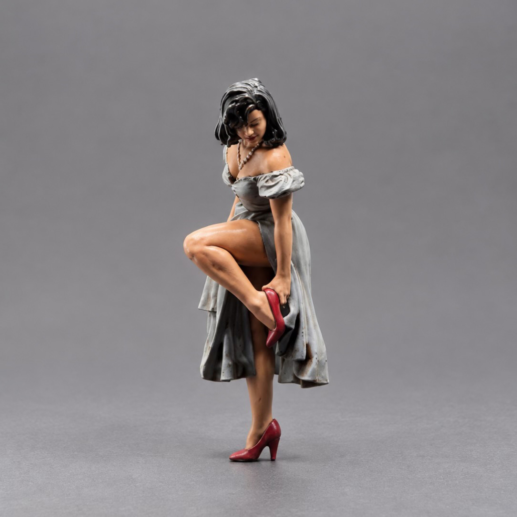 Hübsche Dame mit roten Schuhen