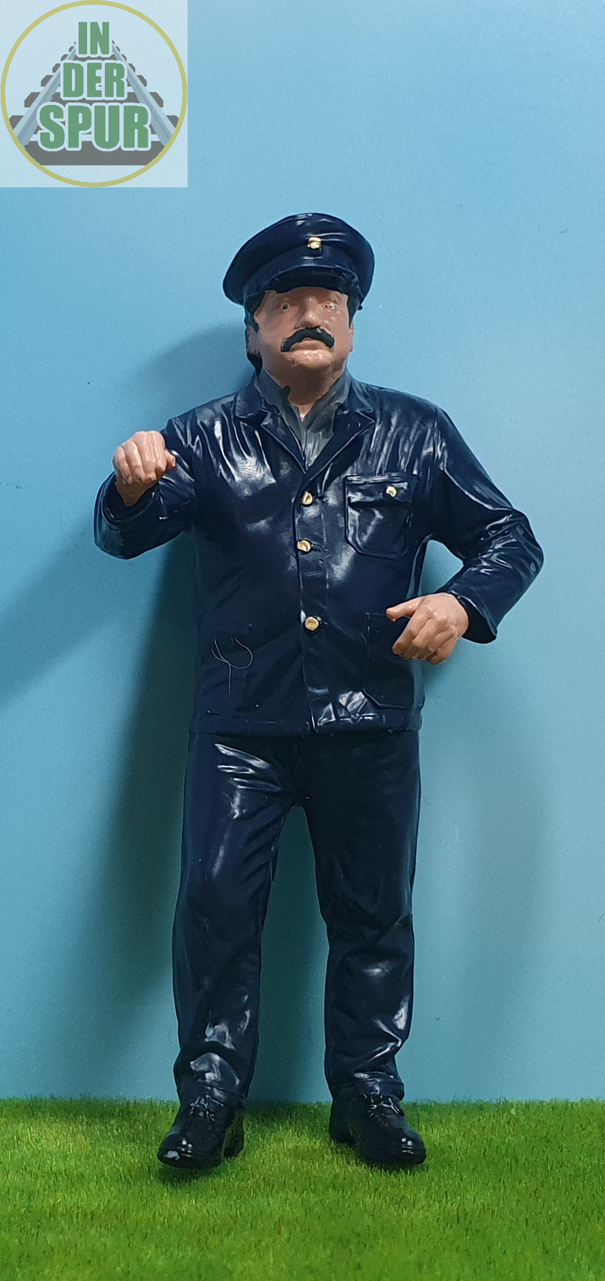 Dampflokführer Gerhard, Erfahren steuernd, Handbemalte Modellfigur Spur G · Maßstab 1:22,5, Verfügbarkeit: sofort lieferbar, Artikel-Nr.: 071-G-GER-BEM, Preis: 20,95 € inkl. MwSt., zzgl. Versand