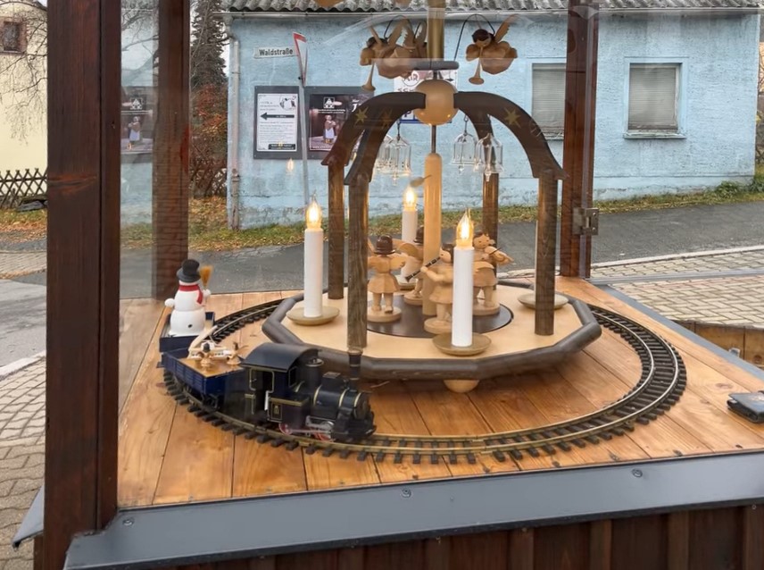 Danke an LGB und Andreas Franz f�r das Video �ber LGB Anlagen in Schaufenstern