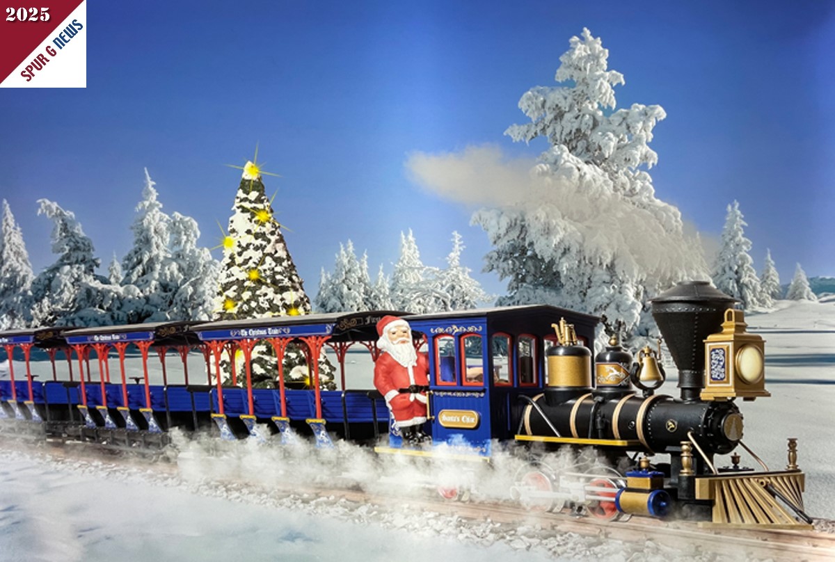 Die Weihnachtslok Chloe mit dem Santa Claus und den Personenwagen macht einen imposanten Eindruck auf dem Foto. So bleibt dem Betrachter die Illusion von Schnee, Weihnachten und Dampflok in Verbindung mit der LGB in Erinnerung. 