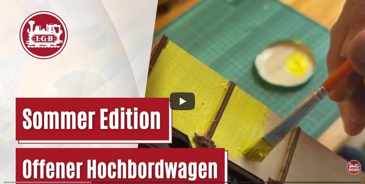 So sieht der offene Hochbordwagen mit Holzaufbau (Herbstneuheit 2025 - Art. Nr. 41035) nach der Bemalung und der Gestaltung mit "Sommerdekoration" und dem Eiswagen mit Figuren von figurendesign Volker Bauer aus. Dem Wagen wurden noch Metallradsätze spendiert. Gestalten Sie Ihren eigenen Wagen!