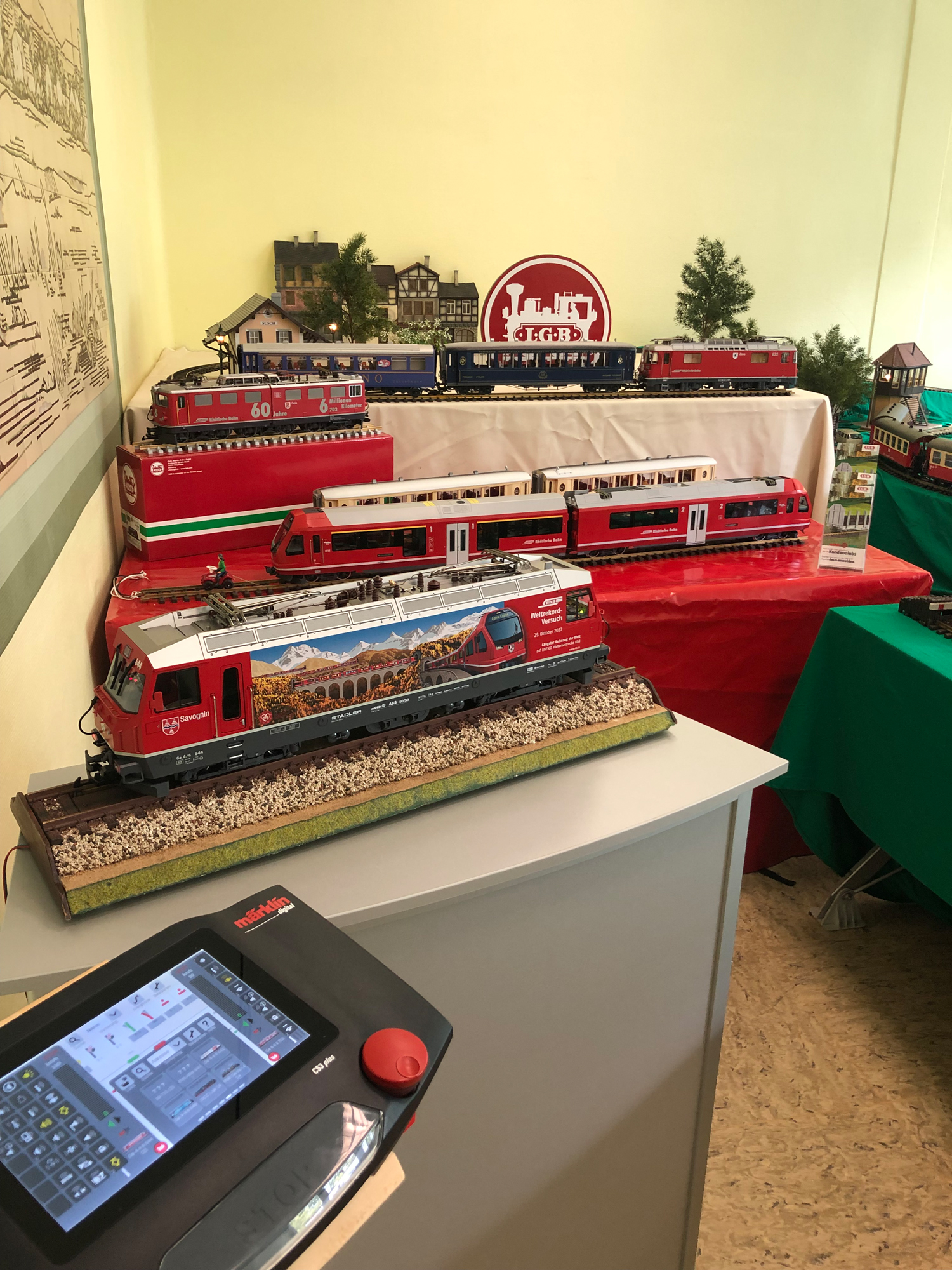 LGB / Märklin hat in der Mehrzweckhalle auch einen Stand mit Produkten der Familie LGB und Märklin mit Start Up aufgebaut.