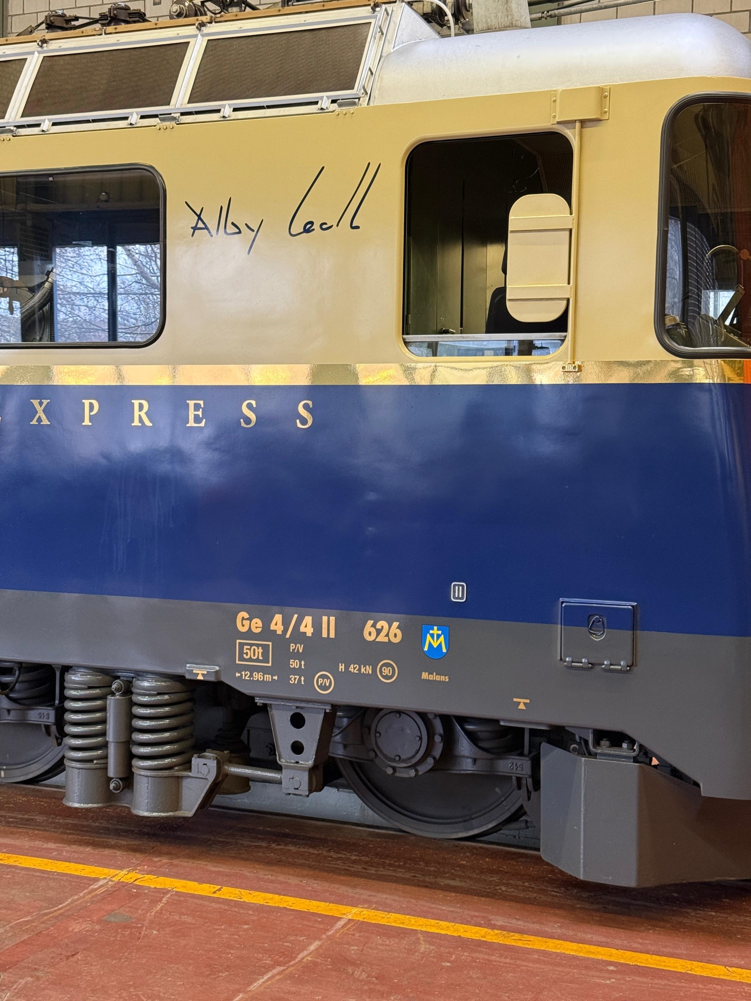 Es ist vollbracht. Die Ge 4/4 II Nr. 626 der RhB im Alpine-Classic - Pullman Express Design hat einen Namen bekommen. Der Schriftzug Alby Glatt wird auch auf der LGB Lok Art. Nr. 28448 so angebracht werden.