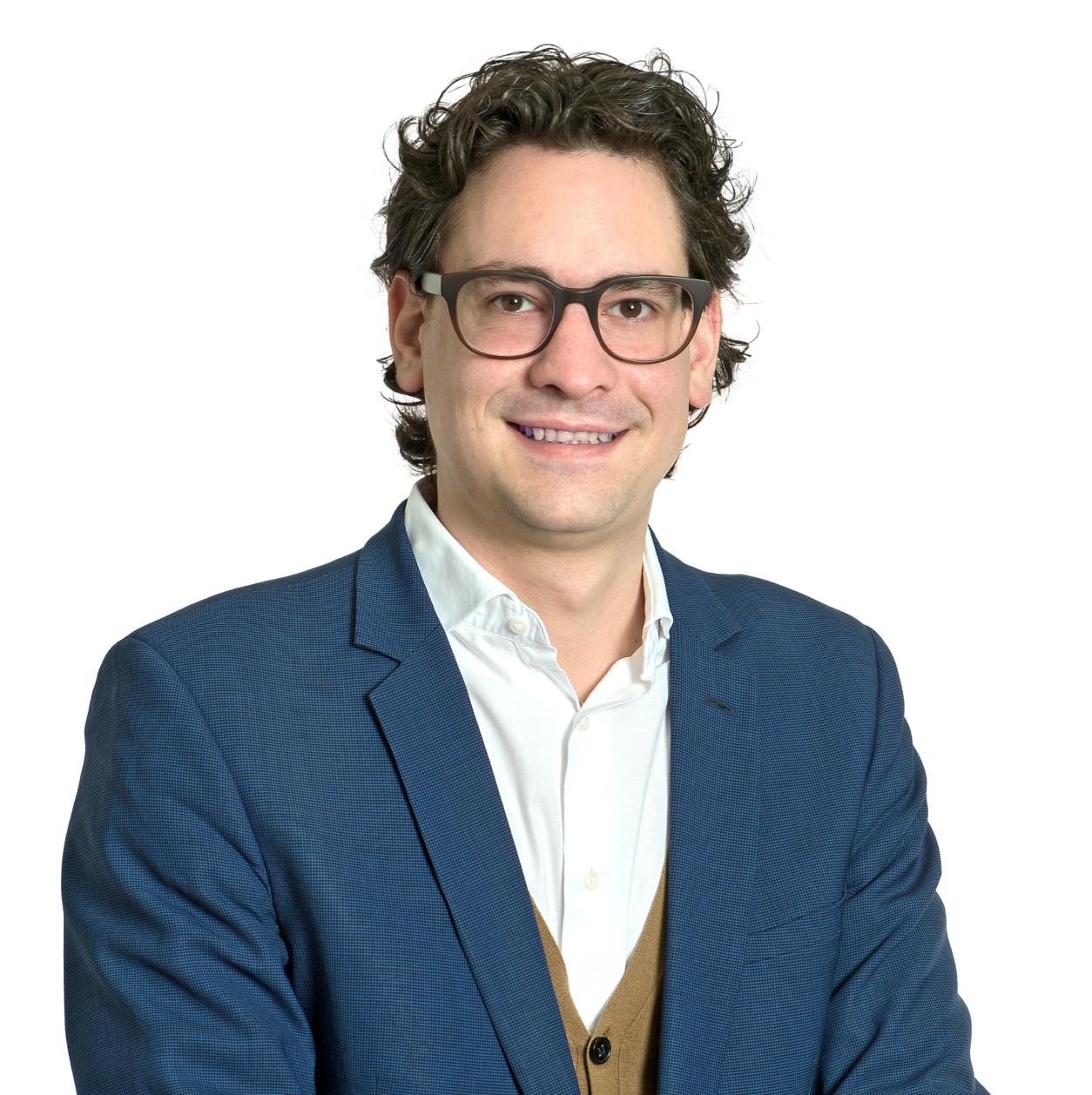 Für die zurücktretende Beatrice Baselgia wurde Lukas Horrer (siehe Bild links) in den VR gewählt. Präsident Dr. Mario Cavigelli und die weiteren VR-Mitglieder Cornelia Appetito Isenmann, Kurt Baumgartner, Martin Bütikofer, Dr. Renzo Simoni und Vera Stiffler wurden für zwei weitere Jahre in ihrem Amt bestätigt.