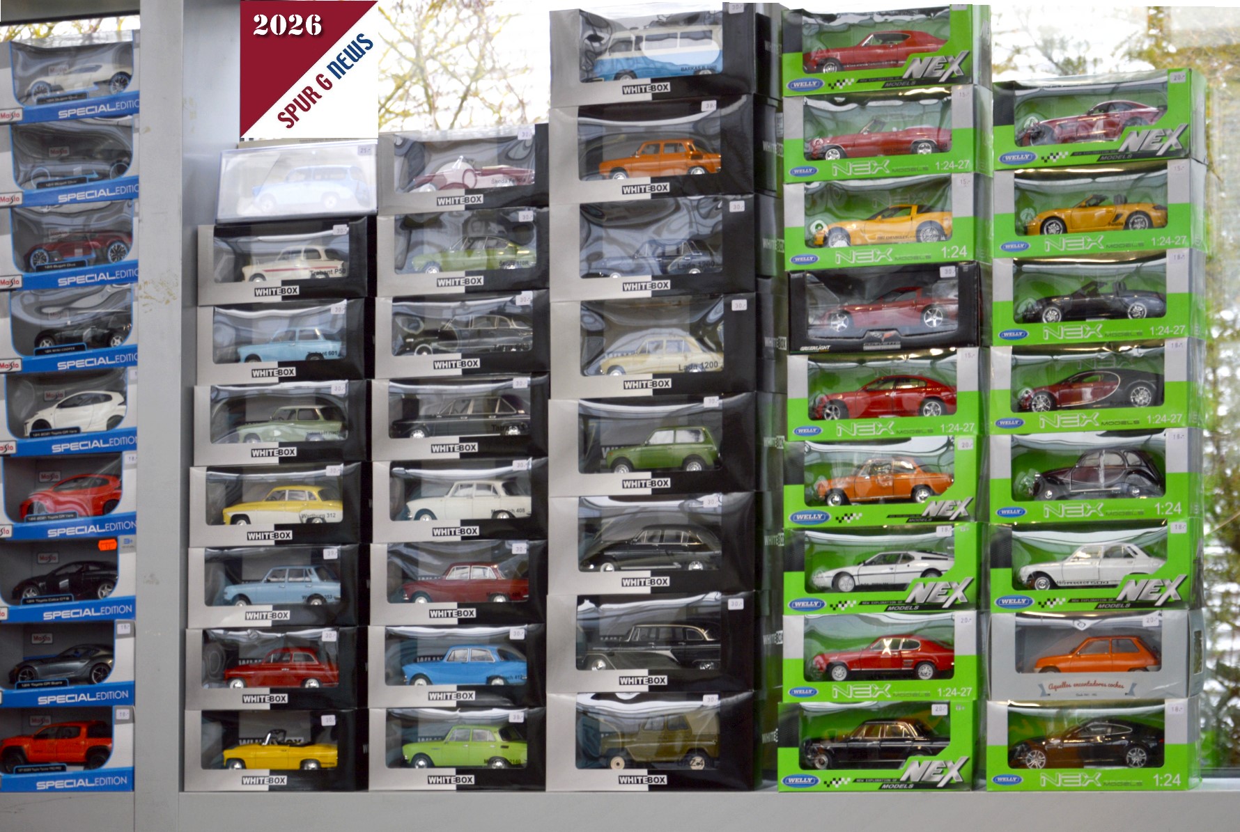 Ebenfalls im Foyer bei des Specials konnten Autos als Zubehör für die Gartenbahn erstanden werden. Ob White Box, Welly oder Maisto hie war, denke ich, für jeden was dabei. Begehrt waren der Barkas und die Trabbis von White Box.