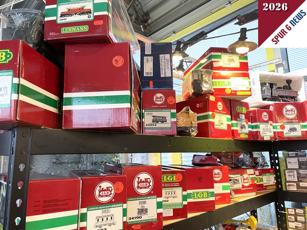 Gleich im Foyer gabe es gebrauchte LGB Artikel bei Lokschuppen Berlin zu kaufen. Ob LGB, PIKO oder Playmobil, hier konnte jeder etwas finden.