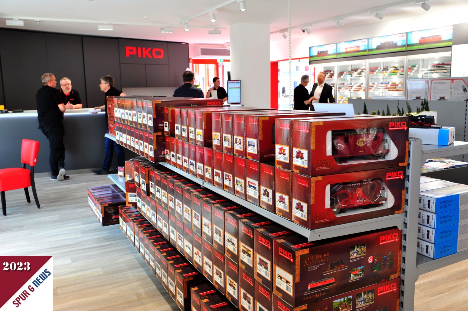 Wer sich PIKO Wagen im Spur G Bereich zulegen will, hat im PIKO Flagship Store eine große Auswahl. So viel sei verraten: es gibt auch 2. Wahl Artikel, somit "Schnäppchen" für den Gartenbahner. Das eine oder andere Modell bei dem nur noch ein oder zwei Artikel auf Lager sind können hier noch erworben werden.