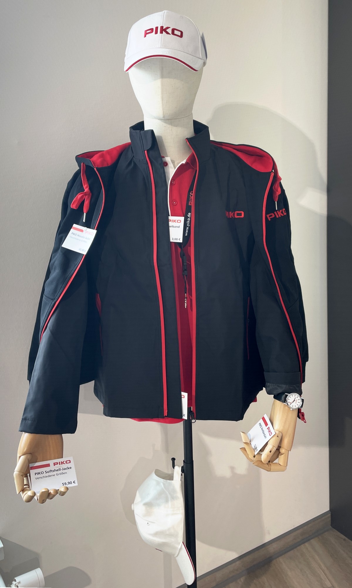 Für den echten PIKO Fan gab es die passende Kleidung für den Garten zu bestaunen.