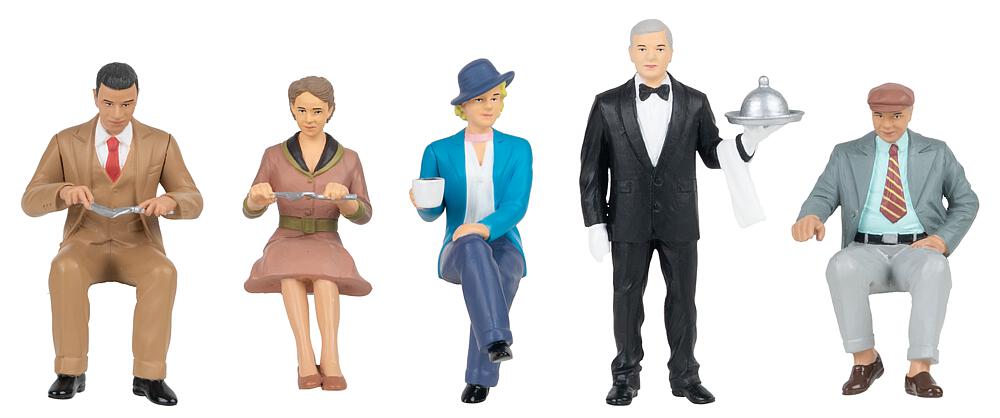 POLA Art. Nr. 331531 - sitzende Restaurantg�ste - vier sitzende Personen und ein Kellner stehend 