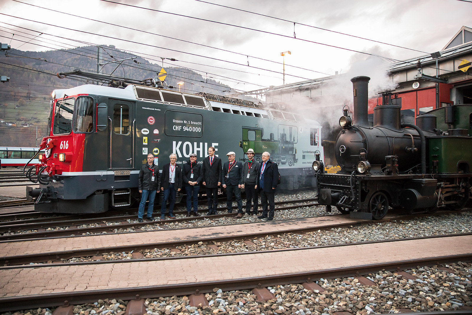 Beginn der Spendenaktion: Lok RH�TIA und die Spendenlok 626 (Georg Tr�b)
