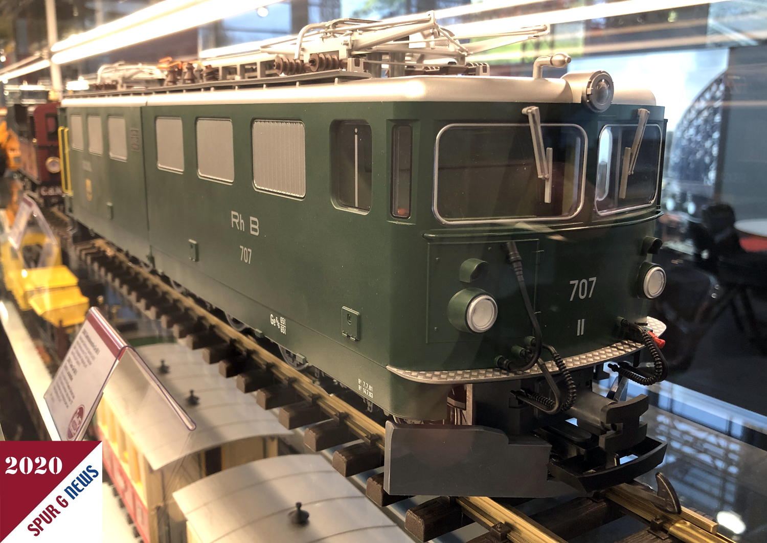 Ge 6/6 II der Rhätischen Bahn als Modell von LGB. Art. Nr. 22062. Grüne Farbgebung mit Scherenstromabnehmer als Lok Nr. 707 Zuoz.