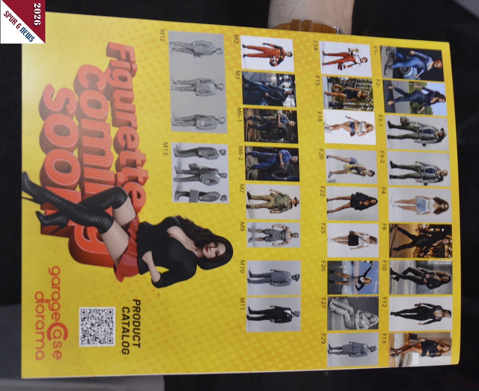 Der Inhaber Yalcin K�C�KAGIZ (habe leider keine t�rkischen Buchstaben auf der Tastatur) und seine Mitarbeiter gaben mir noch mehr Informationen zu den Figuren. Es sind 28 Figuren geplant. 